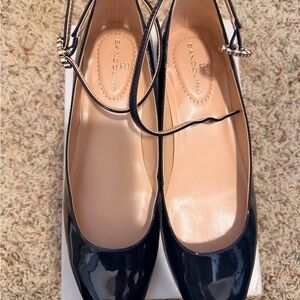 Bandolino Women's Navy Patent Flats